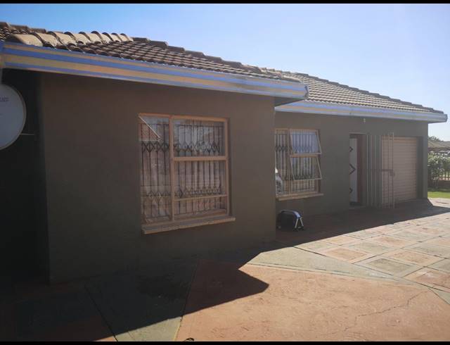 3 BEDROOM HOUSE SOLD IN THE ORCHARDS